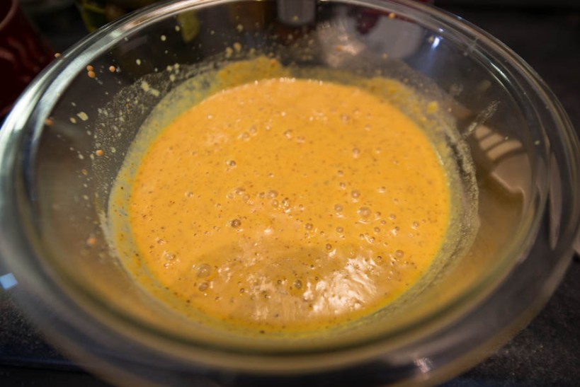 The yellow mustard just after blending it. 